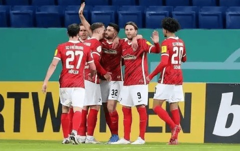 九游体育官网-斯图加特客场不敌法兰克福,惨遭失利了